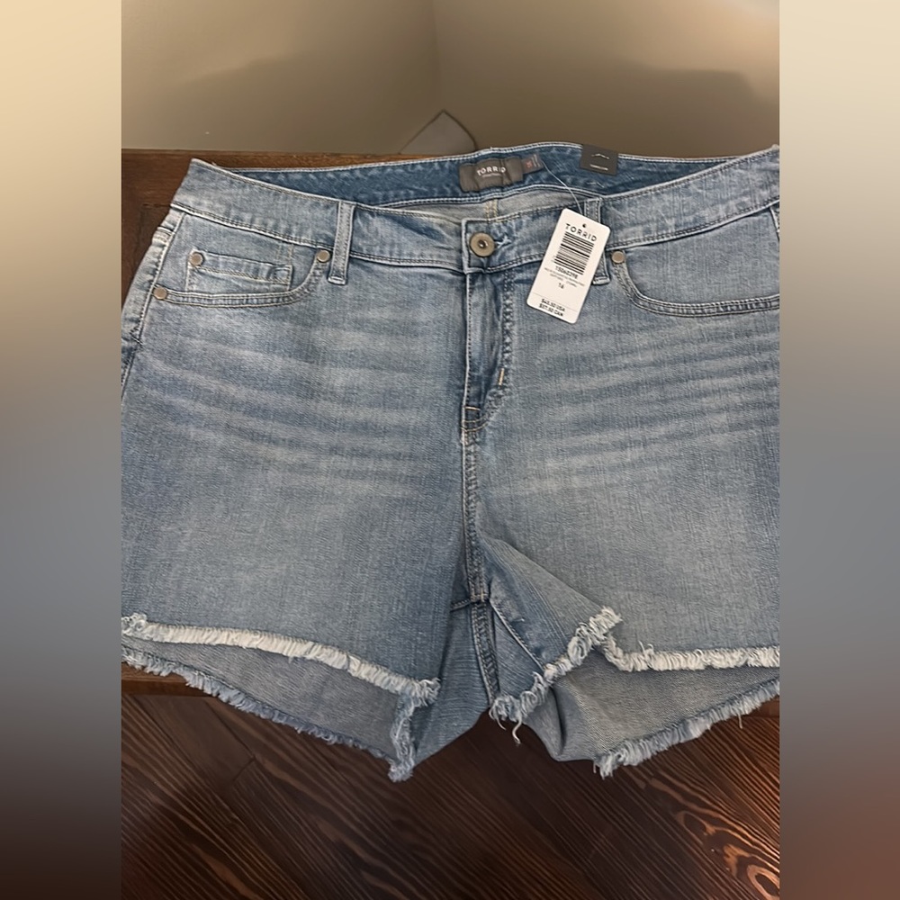 Torrid Shorts Frayed Hem Size 16 New with tags